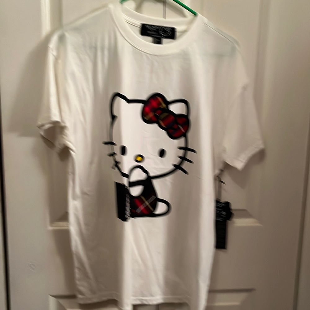 NWT Hello Kitty & Friends x FOREVER 21  Size Small OVERSIZED WILL FIT MEDIUM